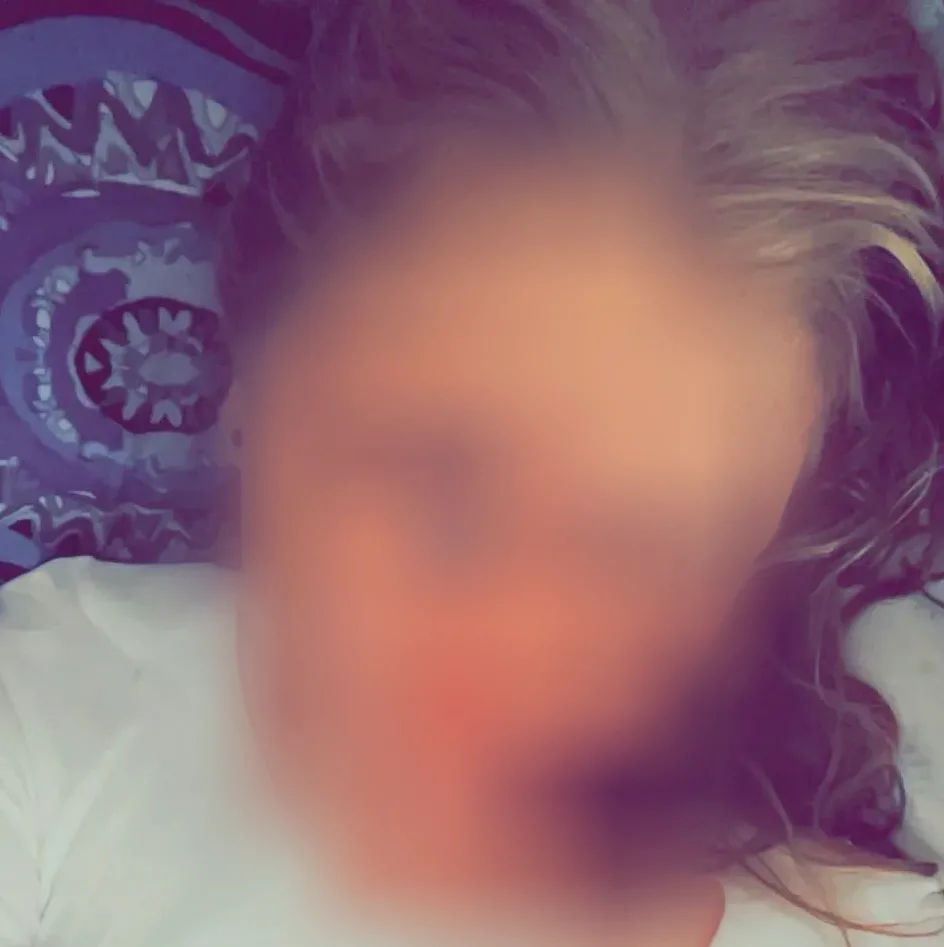 Anna, 22