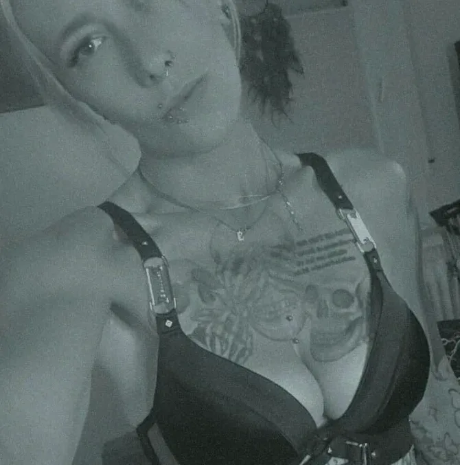 Esra, 32