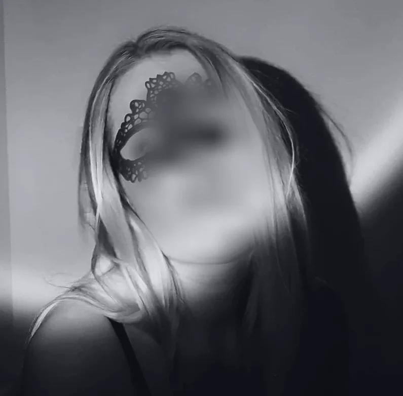 Sabrina, 36