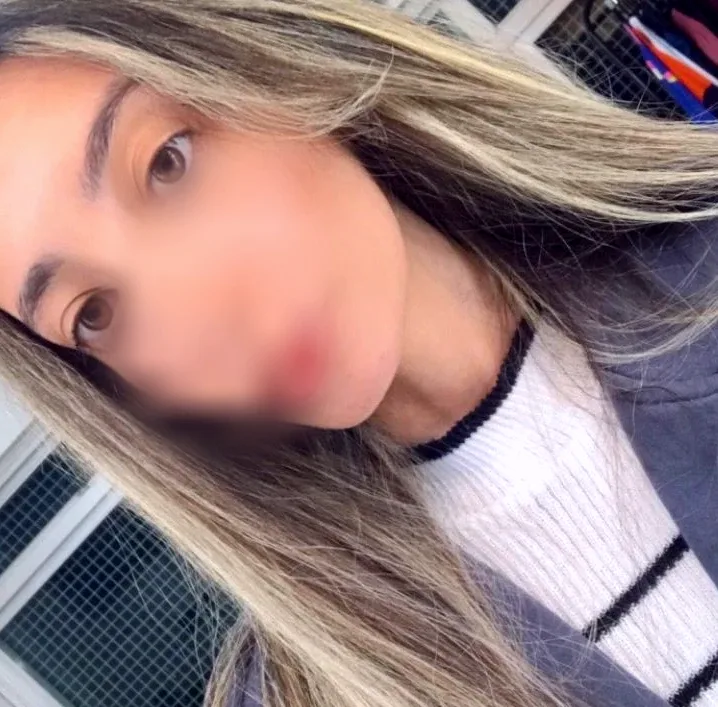 Sandra, 20