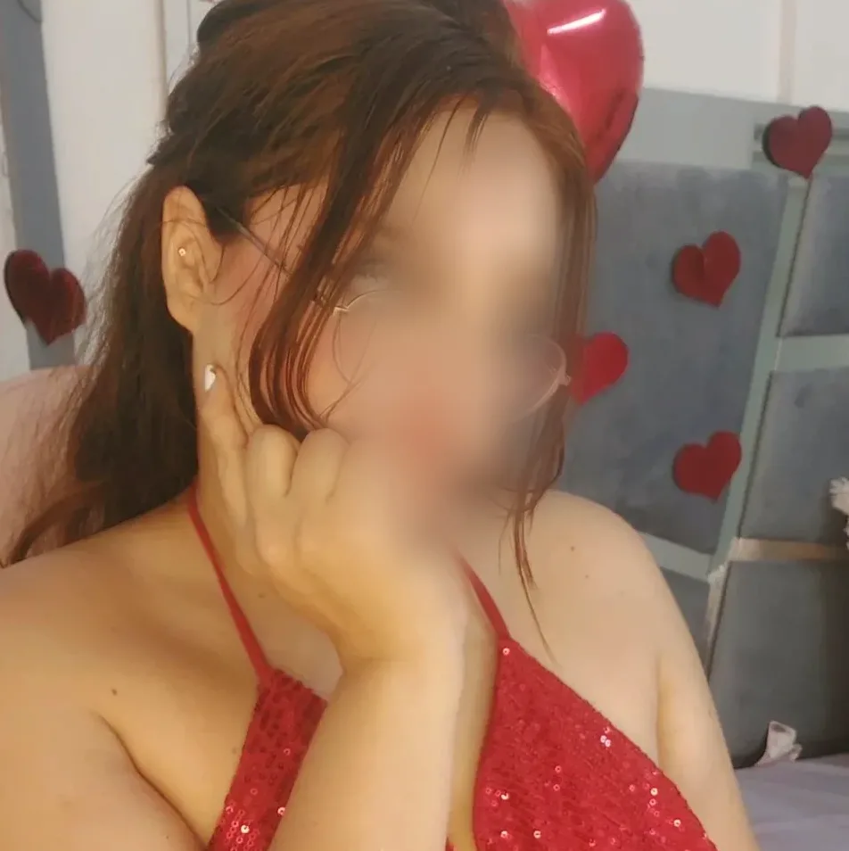 Vanessa, 25
